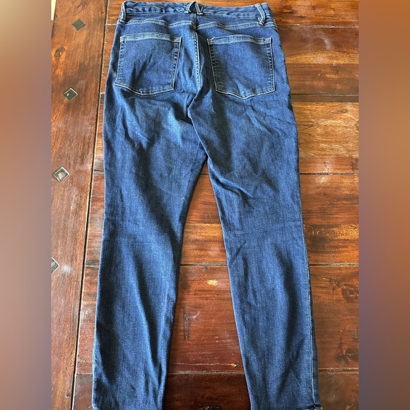 Good American Good Legs Crop Skinny Jeans Blue Size 10/30
Stretch - Picture 3 of 8